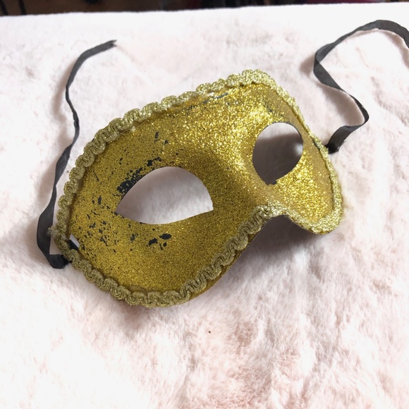 Masquerade Masks for Home Decor - Picture 12 of 16